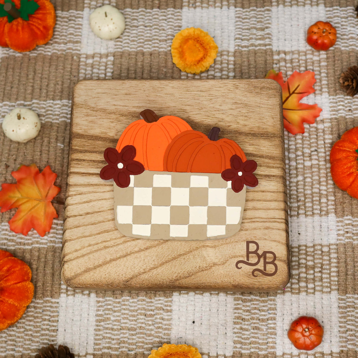 Pumpkins w/ Checkered Basket Freshie